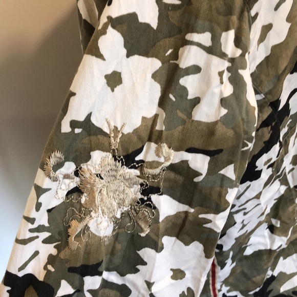 Chico’s (G) camo floral button down shirt size 3  (L) long sleeve with needl… - Picture 3 of 11